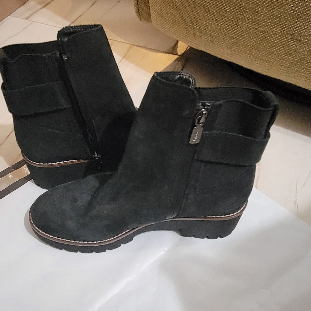 Blondo Black Suede Ankle Booties